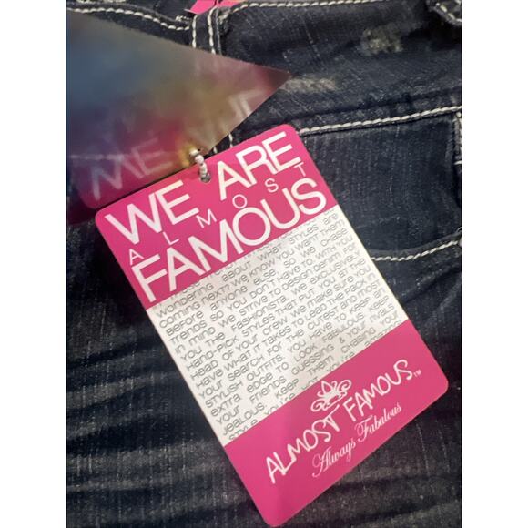 Almost famous Size 0 NWT Cropped Distressed jeans - Picture 2 of 7